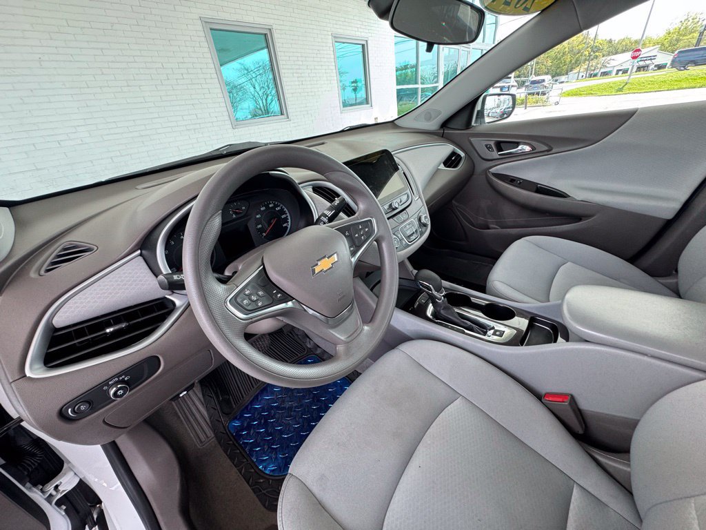 Used 2024 Chevrolet Malibu LS FWD image 12