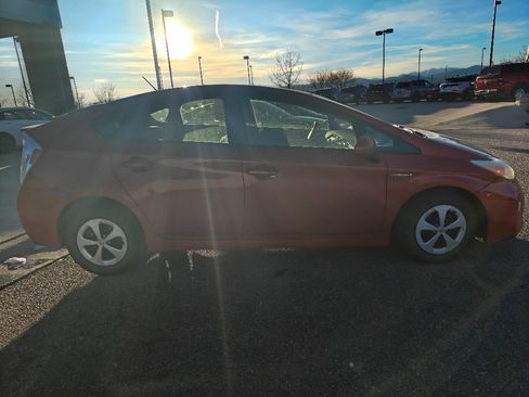 Used 2014 Toyota Prius Two image 6