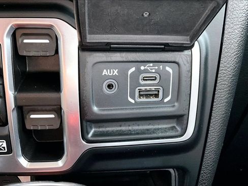 Used 2021 Jeep Gladiator Mojave AWD/4WD image 33