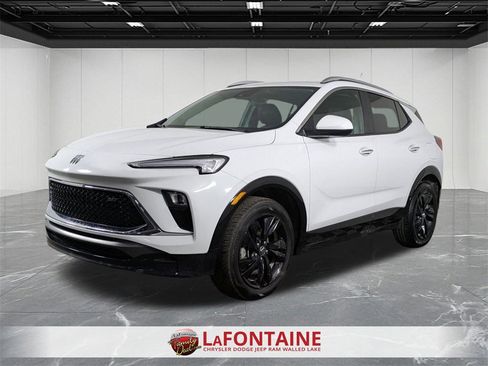 Used 2024 Buick Encore GX Sport Touring image 1