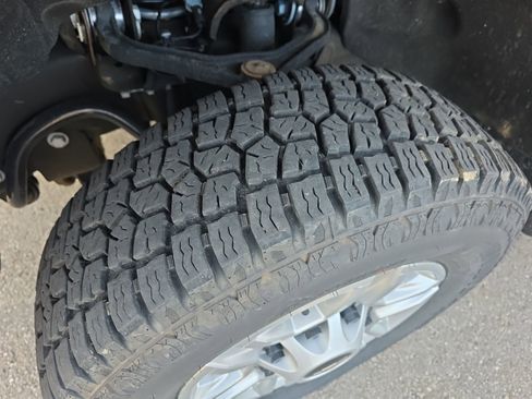 Used 2025 Chevrolet Silverado 2500 LT w/ Convenience Package image 9