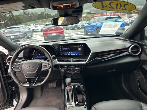 Used 2024 Chevrolet Trax RS w/ Driver Confidence Package image 6