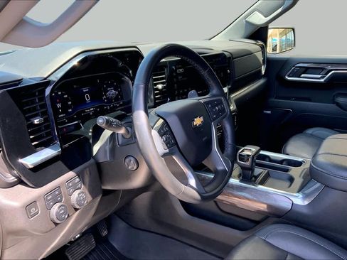 Used 2024 Chevrolet Silverado 1500 LTZ AWD/4WD image 18