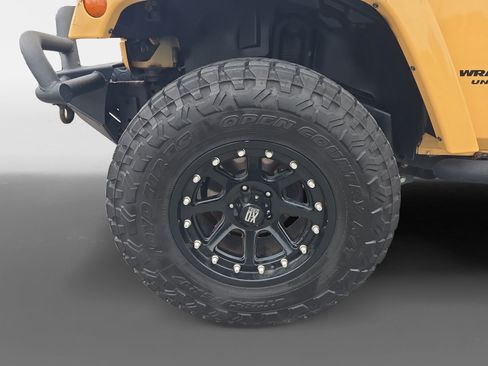 Used 2014 Jeep Wrangler Unlimited Rubicon w/ Dual Top Group AWD/4WD image 10