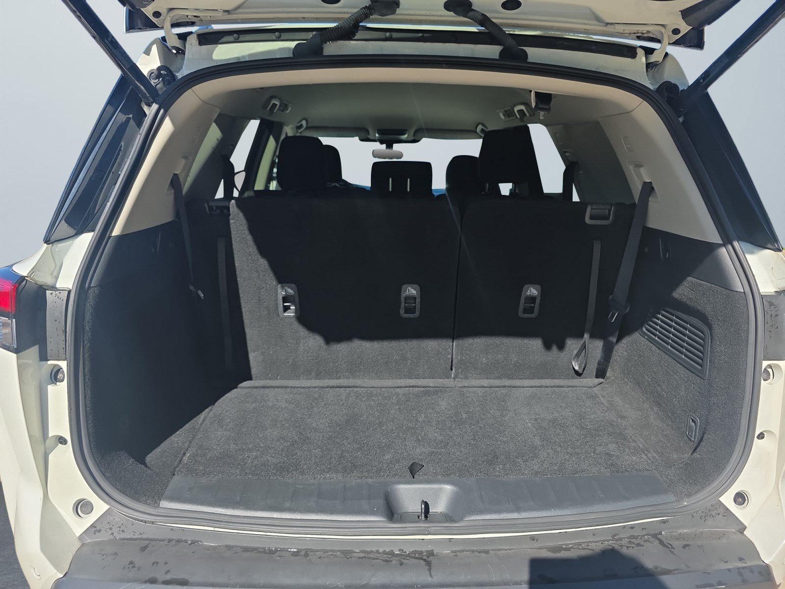 Used 2025 Nissan Pathfinder SV AWD/4WD image 16