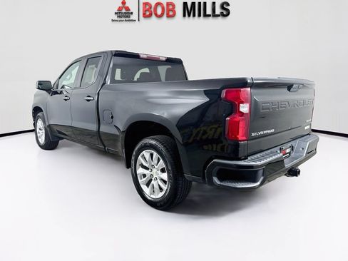 Used 2020 Chevrolet Silverado 1500 Custom w/ Custom Value Package RWD image 5