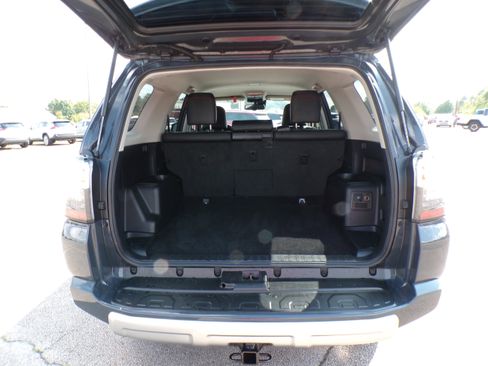 Used 2024 Toyota 4Runner TRD Off-Road Premium image 9