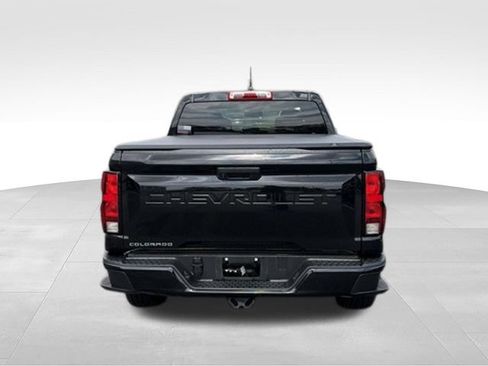 Certified 2024 Chevrolet Colorado W/T AWD/4WD image 4