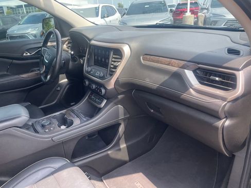 Used 2022 GMC Acadia Denali w/ Denali Ultimate Package FWD image 28