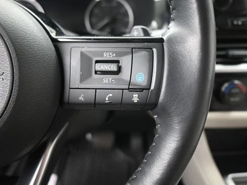 Used 2025 Nissan Pathfinder SL FWD image 13