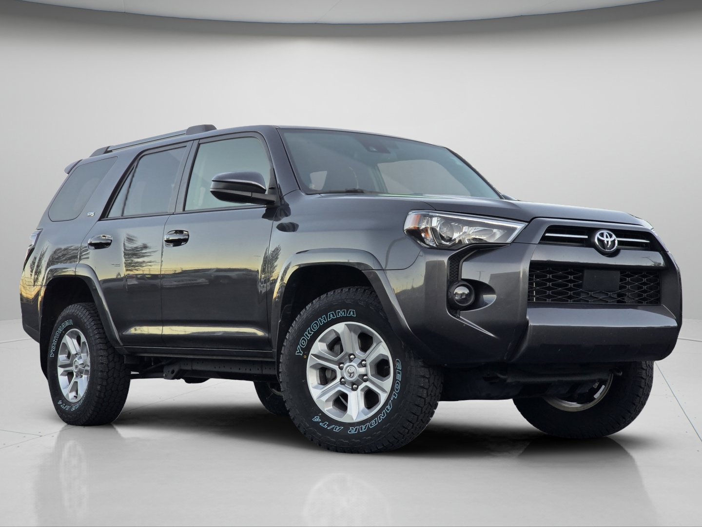 Certified 2023 Toyota 4Runner SR5 AWD/4WD image 2