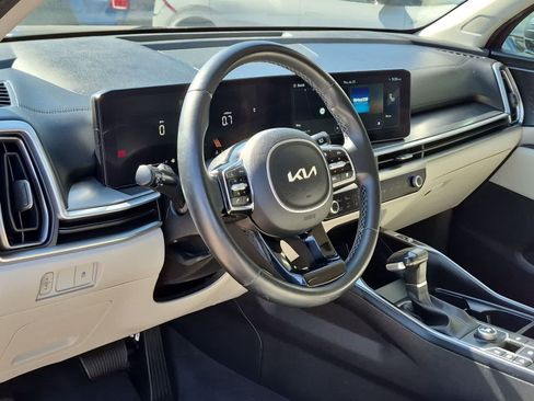 Used 2024 Kia Sorento S FWD image 10