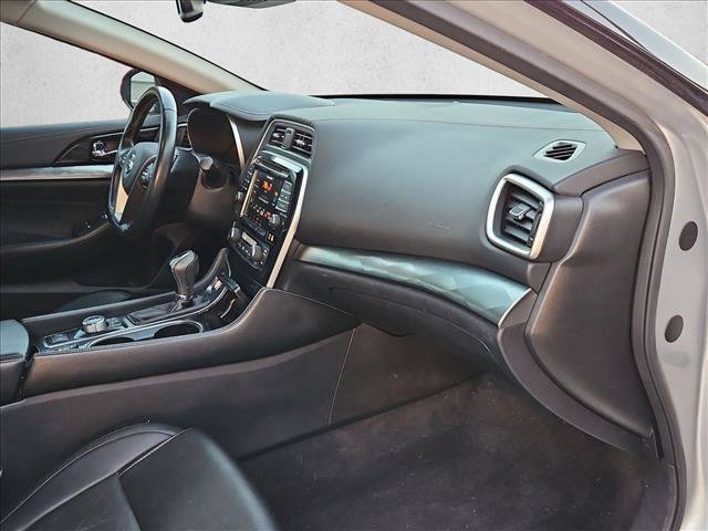 Used 2022 Nissan Maxima SV w/ Floor Mat Group FWD image 17
