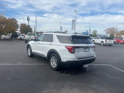 Used 2025 Ford Explorer Active image 14