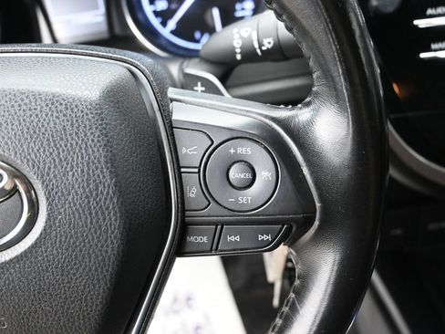 Used 2020 Toyota Camry SE FWD image 13