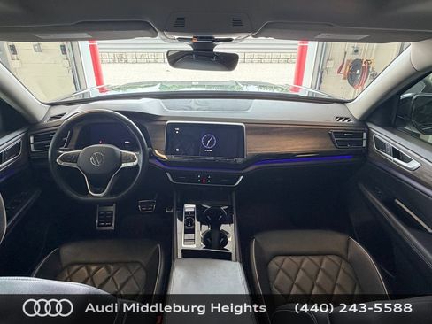 Used 2024 Volkswagen Atlas SEL Premium R-Line AWD/4WD image 39