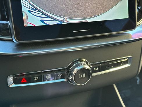 Used 2025 Volvo XC90 B6 Core w/ Protection Package Premier image 23