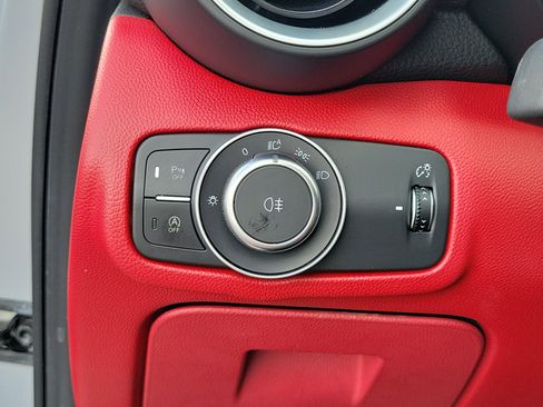 Used 2020 Alfa Romeo Giulia Ti w/ Active Blind Spot Package image 27