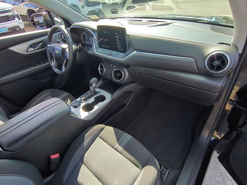 Certified 2025 Chevrolet Blazer LT AWD/4WD image 27