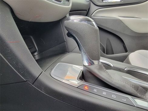 Used 2019 Chevrolet Equinox LS w/ LS Convenience Package image 30