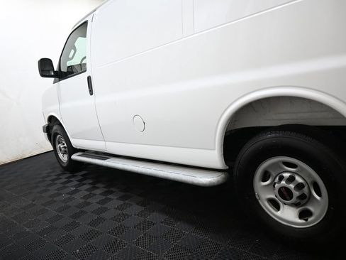 Used 2025 GMC Savana 2500 w/ Driver Convenience Package RWD image 9