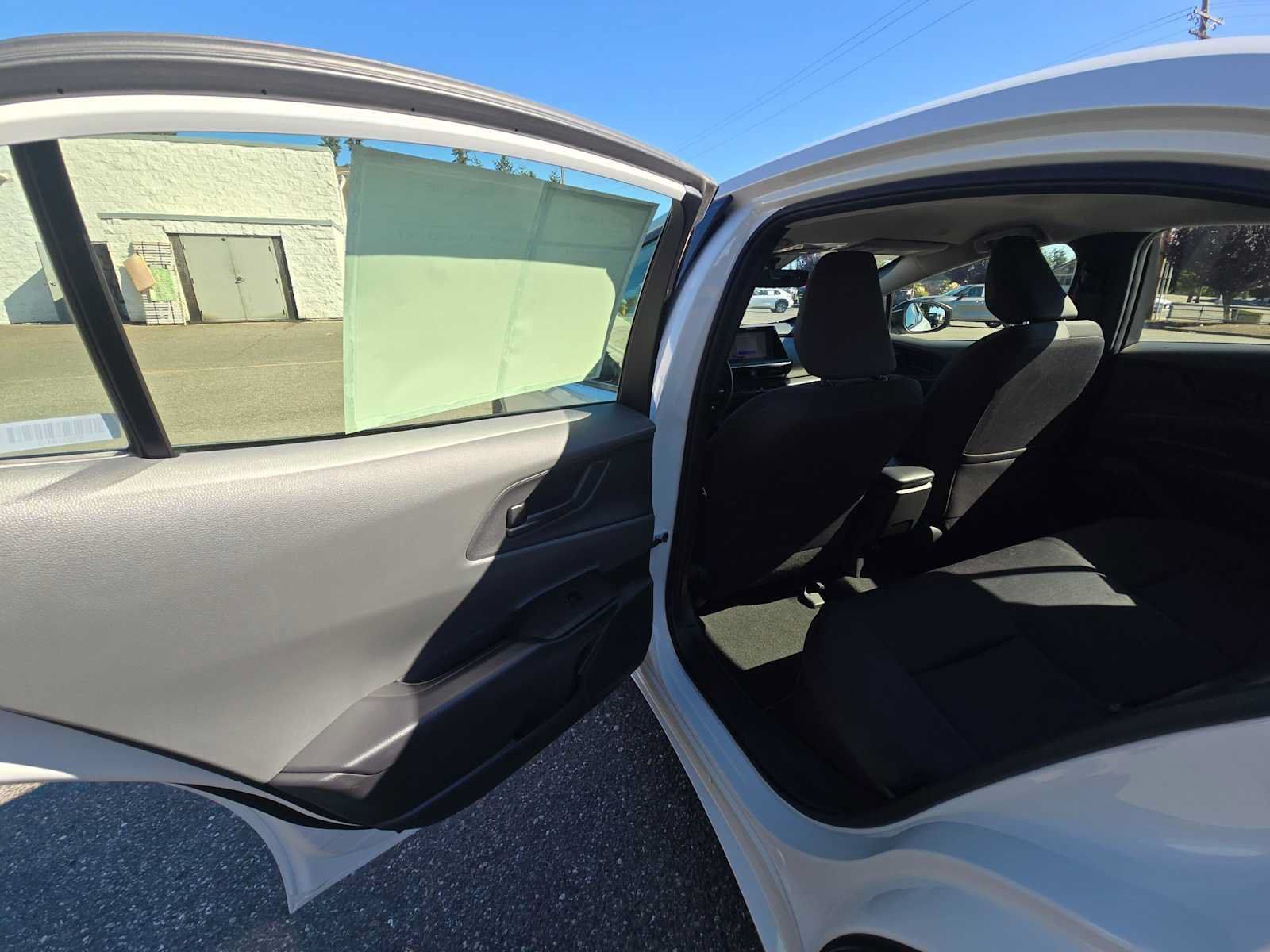 Certified 2025 Toyota Prius LE FWD image 15