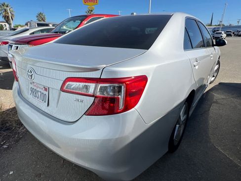 Used 2013 Toyota Camry SE w/ Convenience Pkg image 4