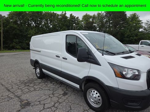 Used 2022 Ford Transit 250 Low Roof AWD image 10