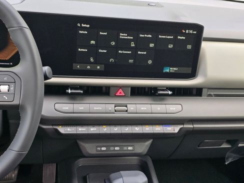 New 2027 Kia Seltos S FWD image 8