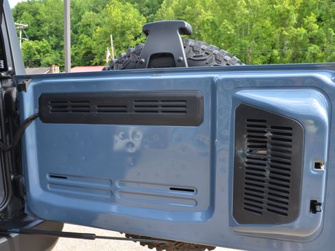 Used 2023 Ford Bronco Outer Banks w/ Sasquatch Package AWD/4WD image 43