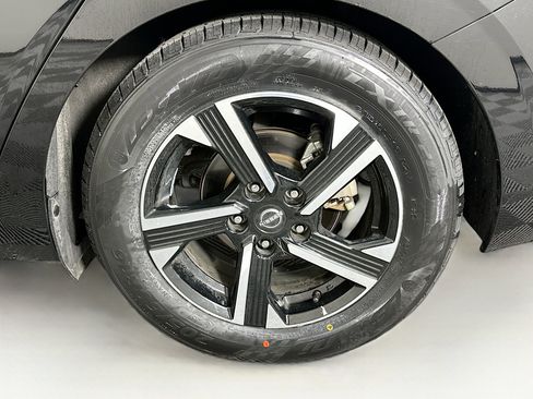 Used 2024 Nissan Sentra SV image 11