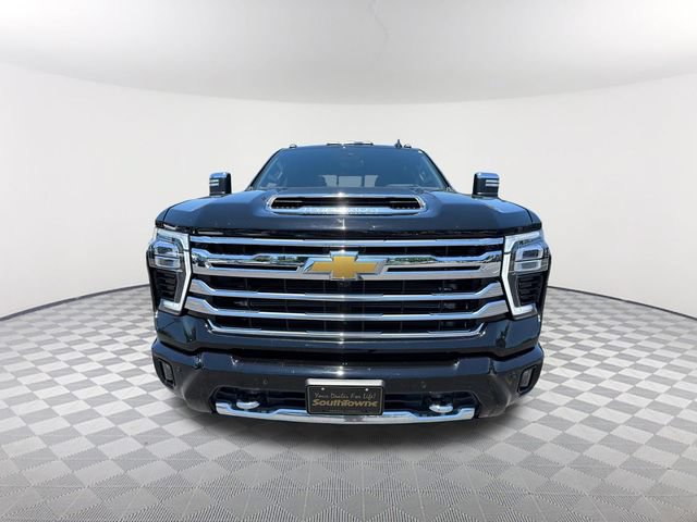 Used 2025 Chevrolet Silverado 3500 High Country w/ High Country Premium Package AWD/4WD image 2