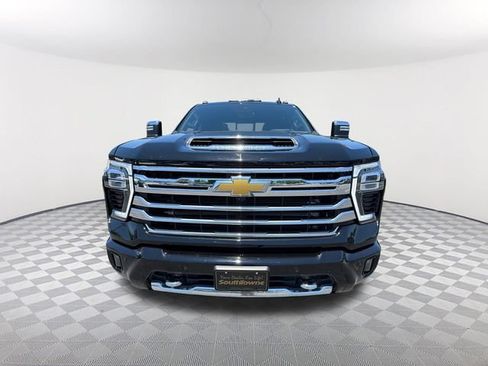 Used 2025 Chevrolet Silverado 3500 High Country w/ High Country Premium Package AWD/4WD image 2