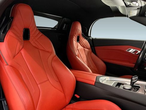 Used 2022 BMW Z4 M40i w/ Premium Package image 29