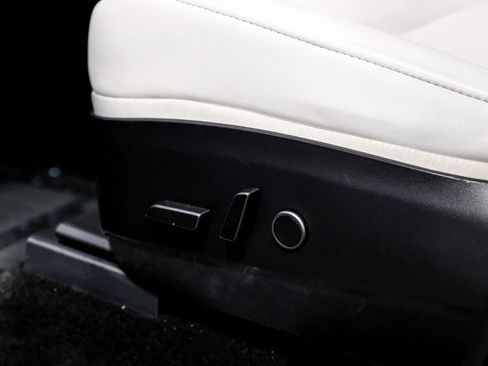 Used 2021 Tesla Model Y Performance image 32