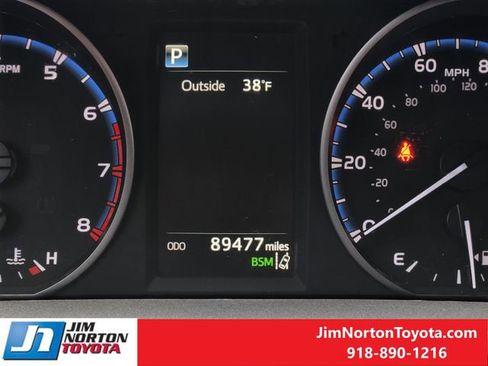 Used 2017 Toyota RAV4 XLE image 19