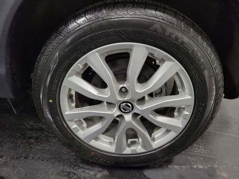 Used 2021 Nissan Rogue Sport S image 10