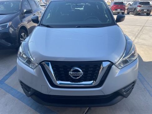 Used 2019 Nissan Kicks S image 7