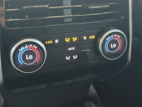 Used 2023 Land Rover Range Rover SE image 22