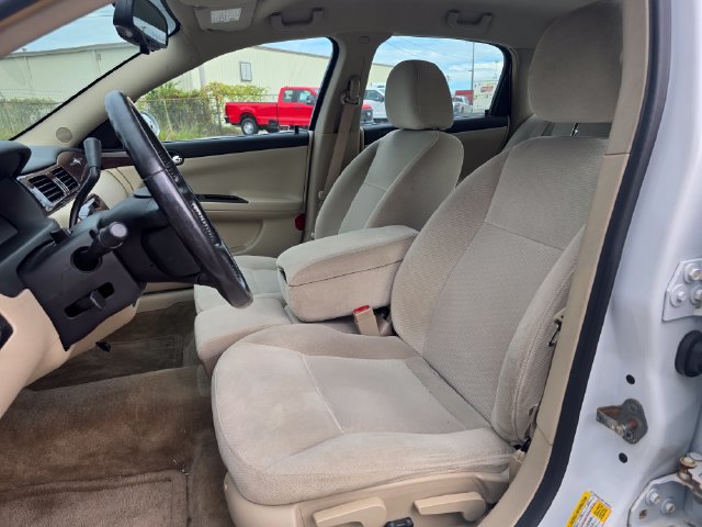 Used 2011 Chevrolet Impala LT FWD image 10