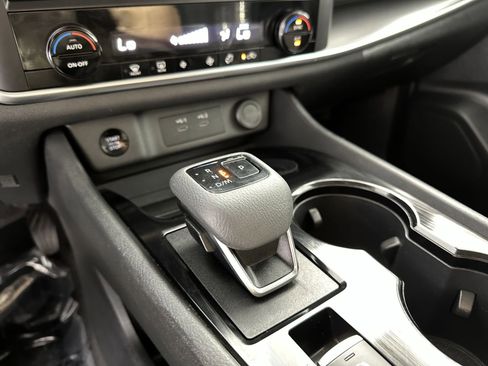 Certified 2024 Nissan Rogue SV AWD/4WD image 20