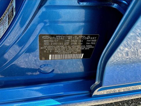 Used 2017 Hyundai Elantra SE image 16