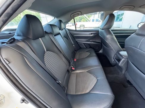 Used 2018 Toyota Camry SE FWD image 23