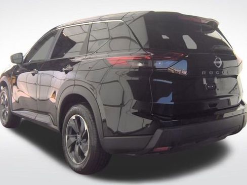 Used 2024 Nissan Rogue SV FWD image 11