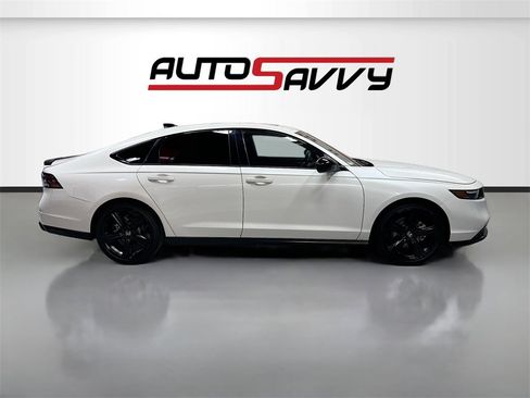 Used 2025 Honda Accord Sport image 8