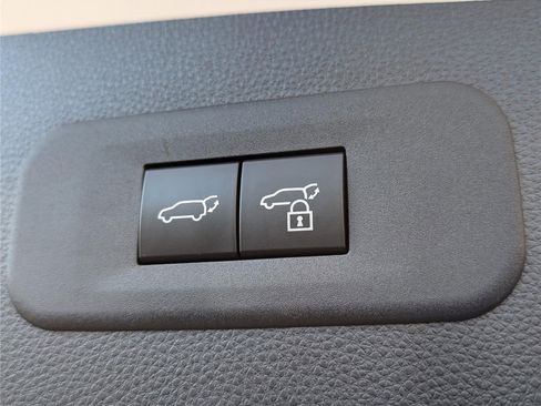 Used 2025 Toyota Crown Signia image 14