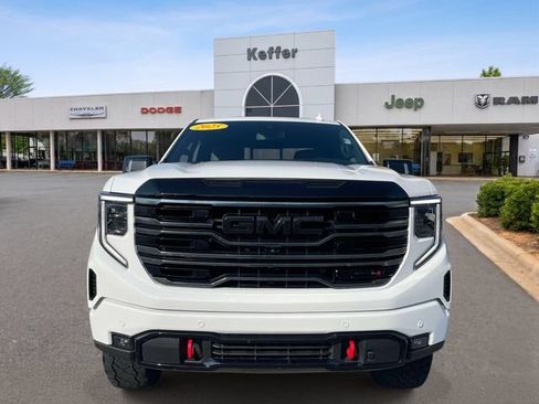 Used 2025 GMC Sierra 1500 AT4 w/ AT4 Premium Package AWD/4WD image 2