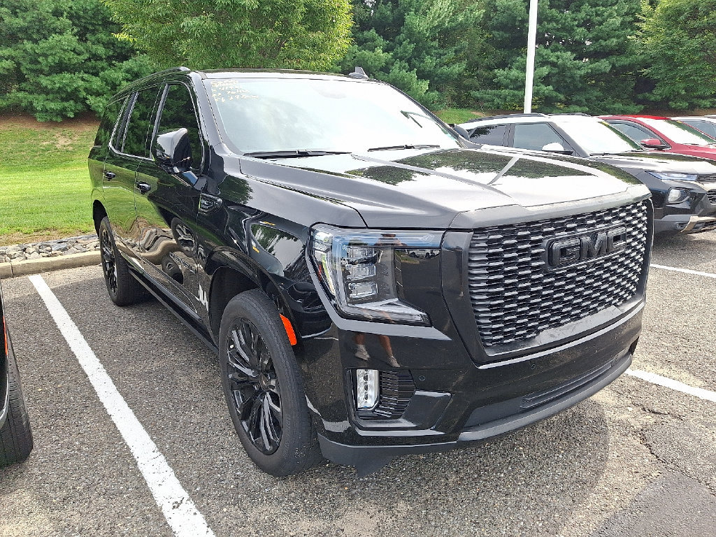 Certified 2023 GMC Yukon Denali AWD/4WD image 3