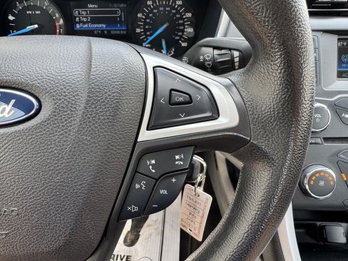 Used 2015 Ford Fusion SE FWD image 13