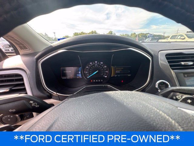 Used 2017 Ford Fusion SE w/ Fusion SE Technology Package FWD image 14